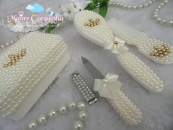 Kit Saboneteira + Kit manicure + pente e escova macia