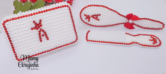 Kit Saboneteira + Pente e Escova Macia Vermelha a