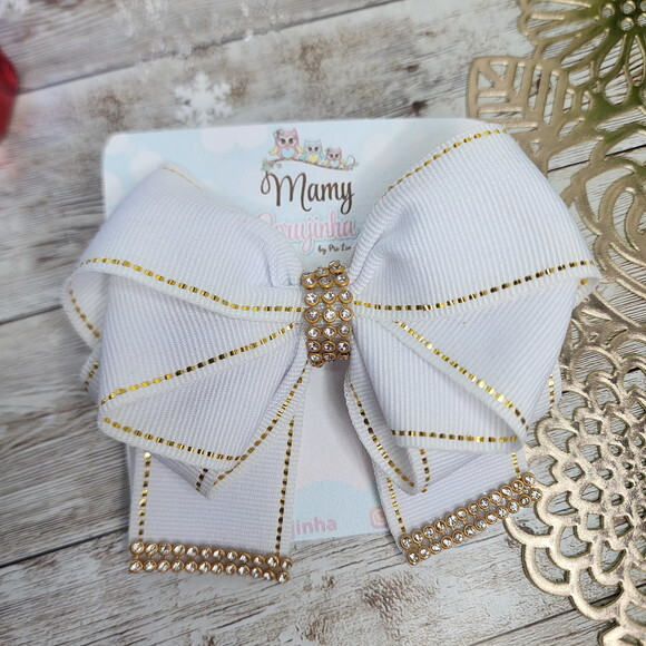 Laço Branco com Detalhes Dourado