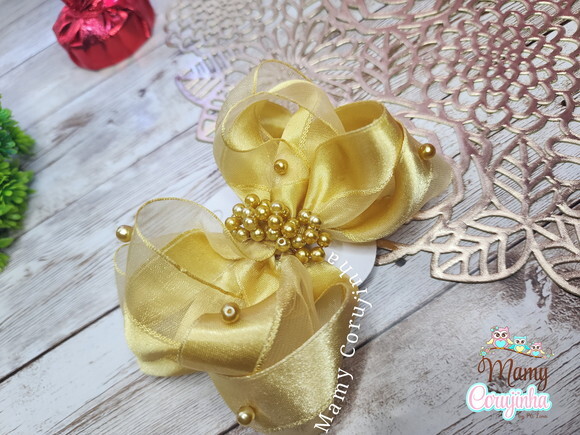Laço Organza Luxo Dourado com Chuva de Perolas