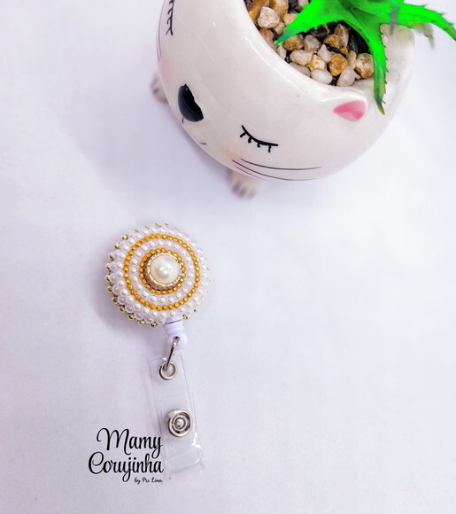 Porta Crachá Retratil Branco e Dourado