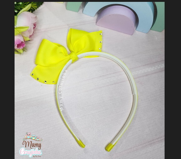 Tiara Laço em Pé Amarelo Neon
