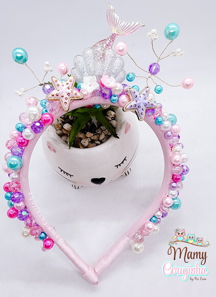 Tiara Sereia Luxuosa Bordada com Concha
