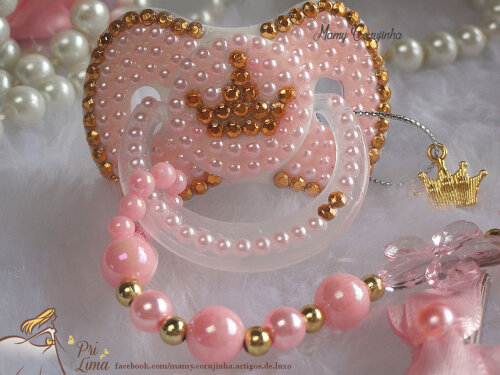 Chupeta em pérolas com prendedor simples fixo- rosa princess
