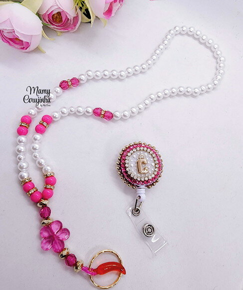 Kit Porta Crachá Retrátil + Cordão Pink