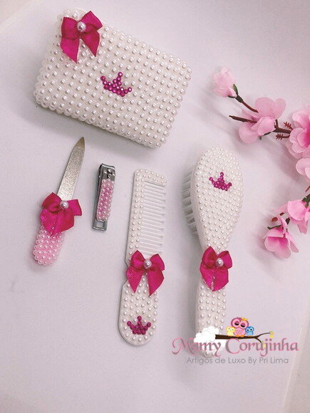 Kit Saboneteira + Kit manicure + pente e escova macia