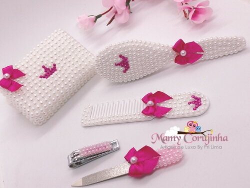 Kit Saboneteira + Kit manicure + pente e escova macia