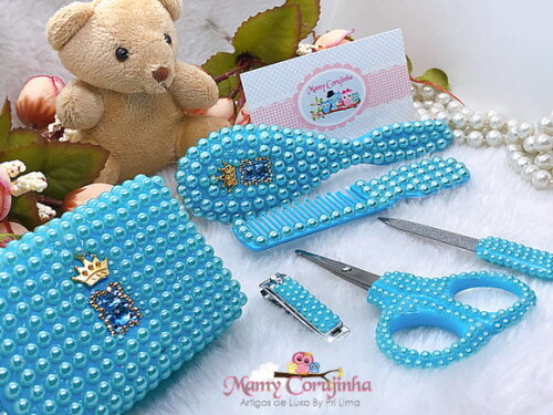 Kit Saboneteira + Kit manicure + pente e escova macia