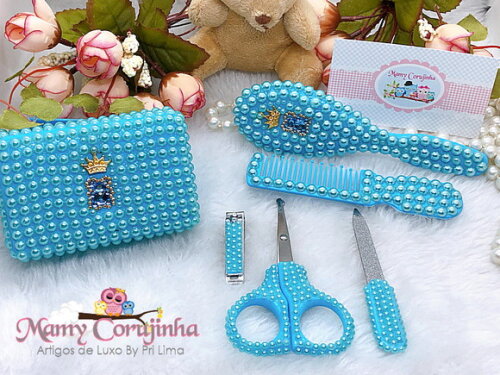Kit Saboneteira + Kit manicure + pente e escova macia