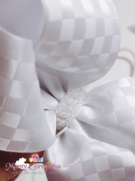 LAÇO BOUTIQUE BRANCO COM CHUVA DE PÉROLAS