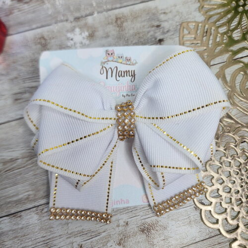 Laço Branco com Detalhes Dourado