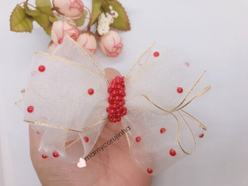 LAÇO ORGANZA CHUVA DE PÉROLAS VERMELHAS