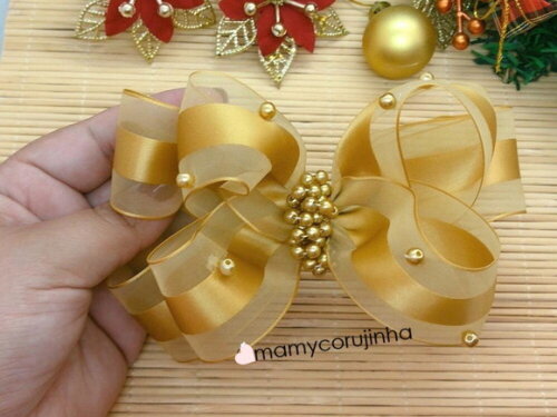 Laço Organza Luxo Dourado com Chuva de Perolas