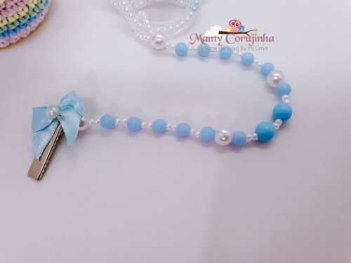 Prendedor simples azul com branco