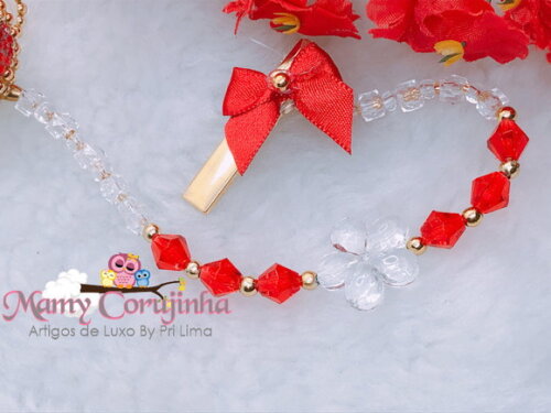 Prendedor simples acrilico com vermelho luxo