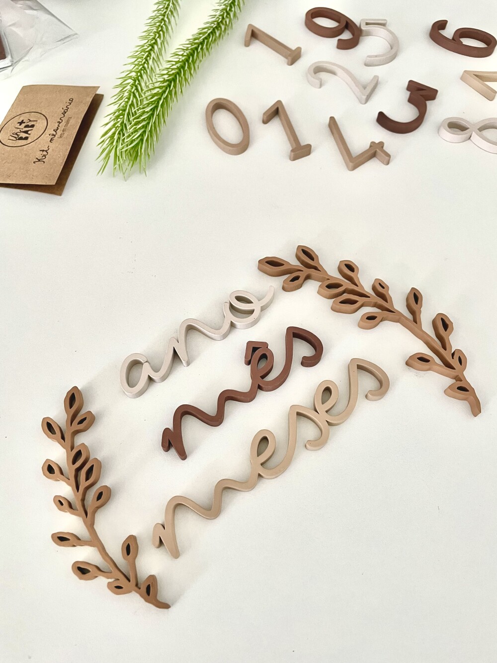 Kit Mesversário Ramos Minimalista em Madeira MDF – Design By L