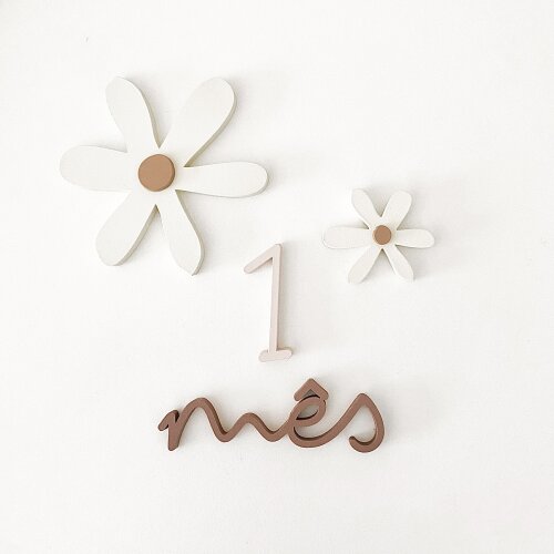 Kit Mesversário Margaridas Minimalista em MDF – 15 Peças – 