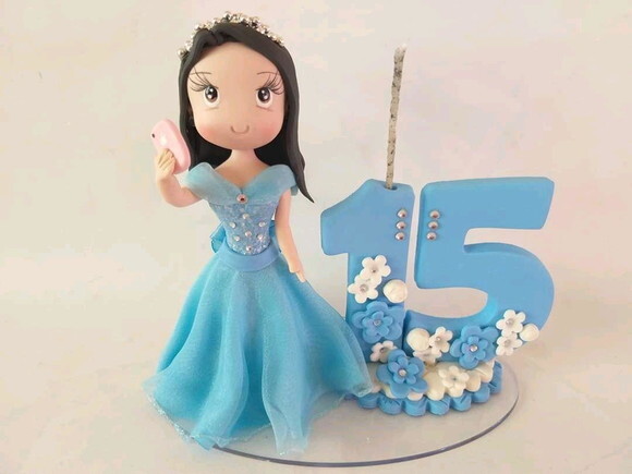 Debutante Topo de bolo 15 Anos em Biscuit