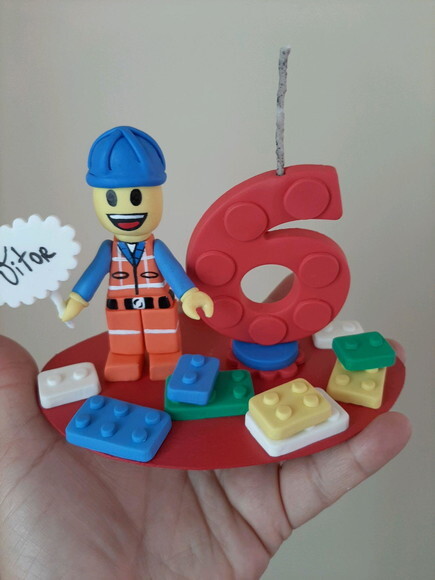Vela topo de Topo de bolo Lego em Biscuit