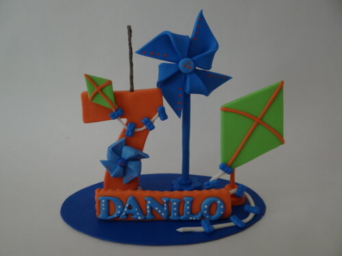 Mini topo de bolo Cataventos e Pipas