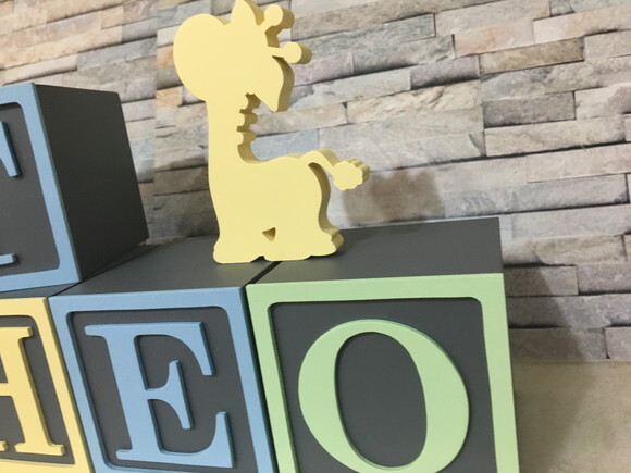 Cubos de MDF Nome do Bebê  10x10cm com GIRAFINHA