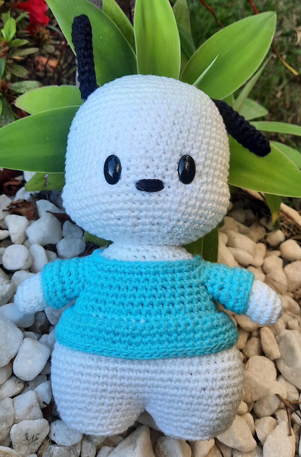 POCHACCO AMIGURUMI corpo branco e roupa azul /SANRIO/PERSONAGEM/M