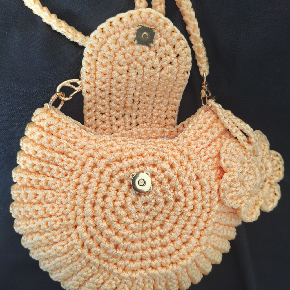 Bolsa na cor Porcelana/Amarela Clara de Crochê em Fio Náutico