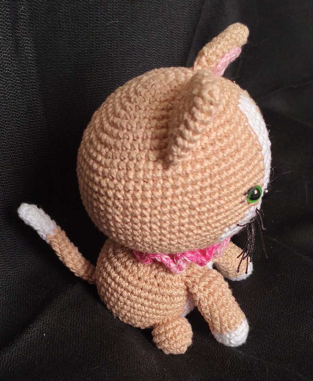 Gatinha Amigurumi Babado Rosa Olhos Verdes/Criança/Bebe/Amigurum