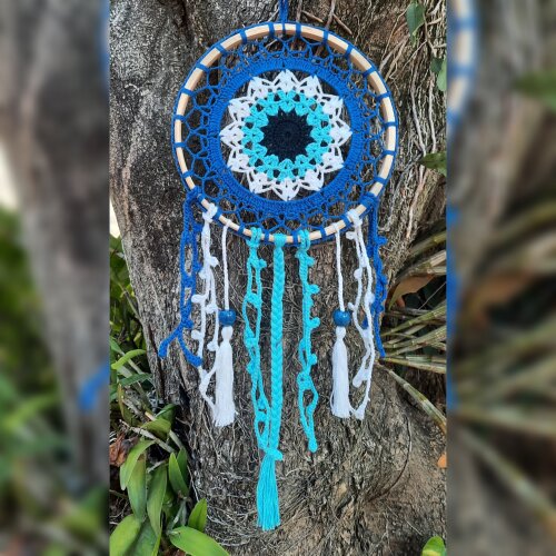 Mandala Decorativa em Crochê com Tons Azuis