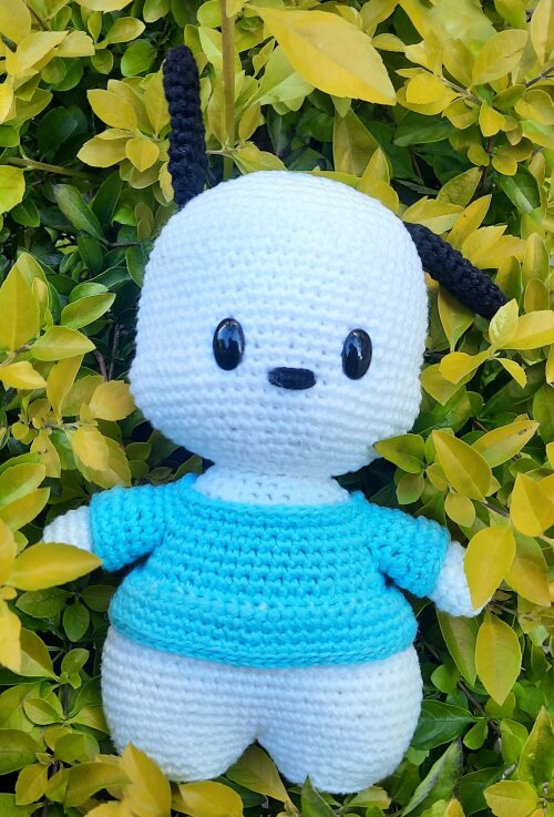POCHACCO AMIGURUMI corpo branco e roupa azul /SANRIO/PERSONAGEM/M