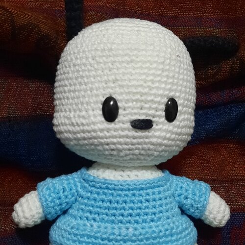 POCHACCO AMIGURUMI corpo branco e roupa azul /SANRIO/PERSONAGEM/M