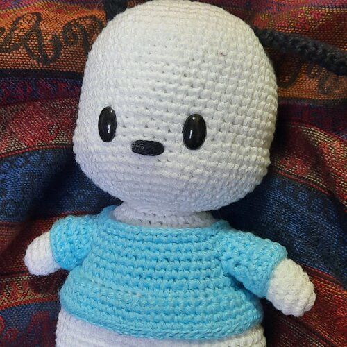 POCHACCO AMIGURUMI corpo branco e roupa azul /SANRIO/PERSONAGEM/M