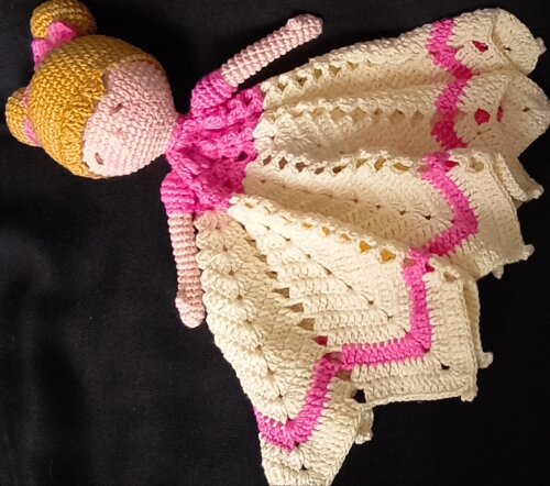 BONECA NANINHA-MANTA DE APEGO EM AMIGURUMI/MENINA/CROCHÊ/BEBE/CR