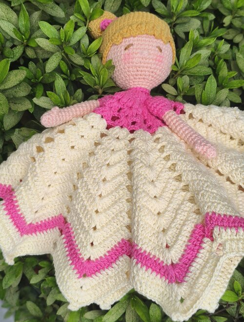 BONECA NANINHA-MANTA DE APEGO EM AMIGURUMI/MENINA/CROCHÊ/BEBE/CR