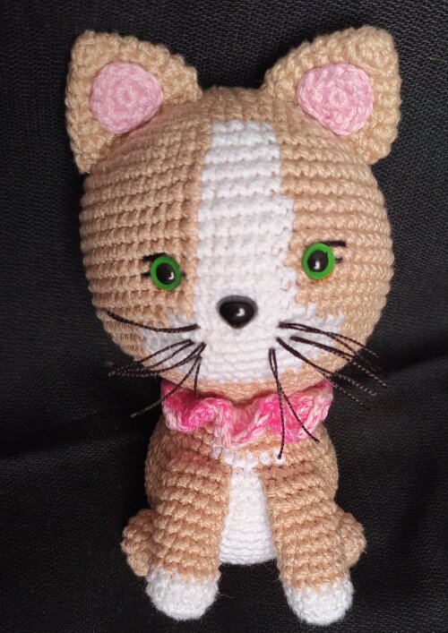 Gatinha Amigurumi Babado Rosa Olhos Verdes/Criança/Bebe/Amigurum