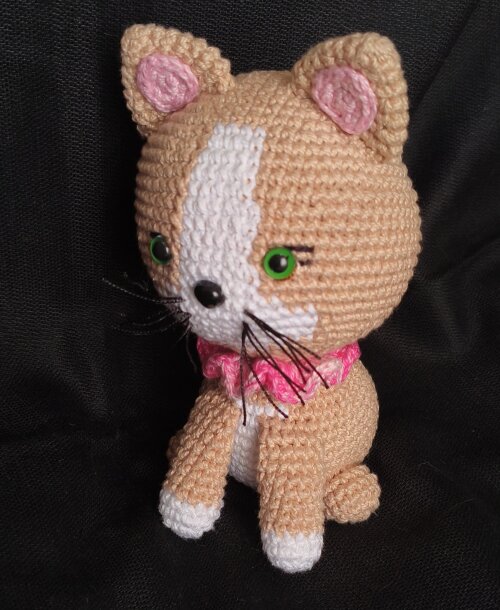 Gatinha Amigurumi Babado Rosa Olhos Verdes/Criança/Bebe/Amigurum