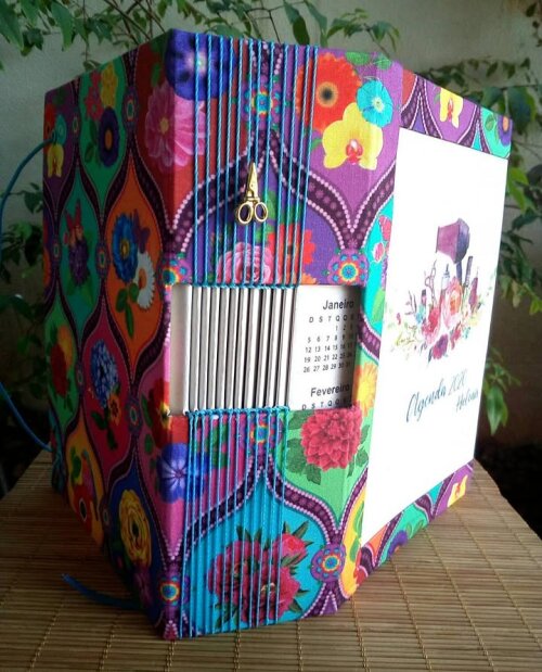 AGENDA ANUAL COM CAPA PERSONALIZADA