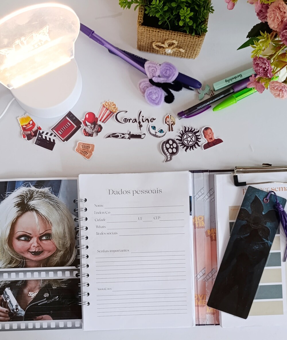 Caderno duplo Ficha de filmes e séries