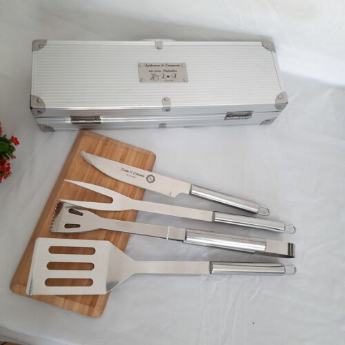 Kit Churrasco Personalizado 4 Pças em Maleta Aluminio 94141