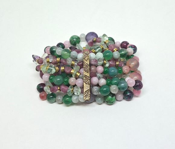 Bracelete em Pedras Naturais com Sete Voltas