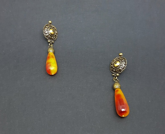 Brincos em estilo tibetano com jade opala de fogo