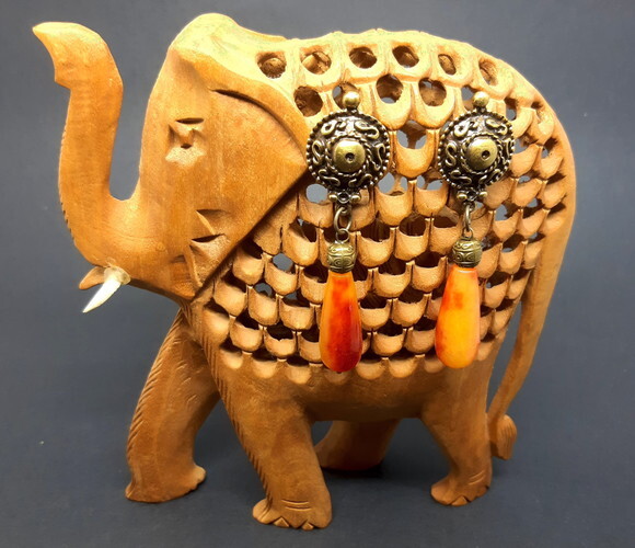 Brincos em estilo tibetano com jade opala de fogo