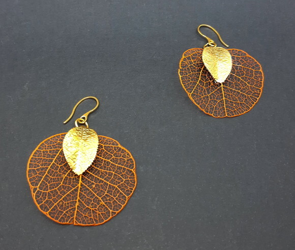 Brincos em Folha Natural Esqueletizada Laranja e Aço Inox