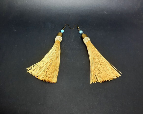 Brincos em Pedra Natural Jade Lago Azul, e Tassel Dourado