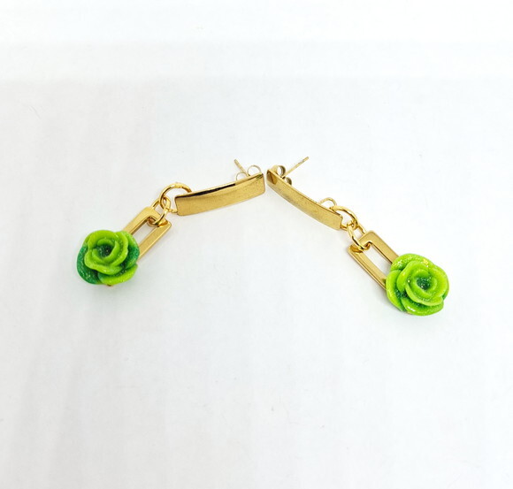 Brincos em Resina Verde e Aço Inox Dourado