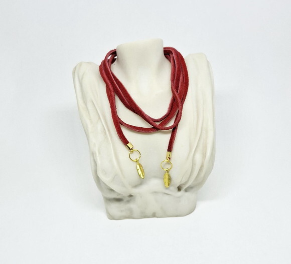 Colar Choker em Camurça Natural na Cor Vermelha com Ponteira