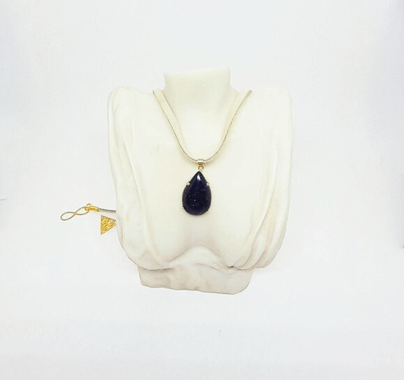 Colar Choker em Camurça Natural, Pedra Estrela e Aço