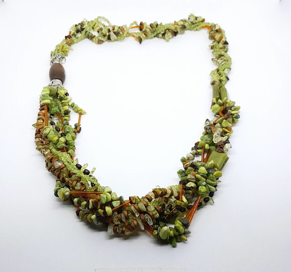 Colar em Turquesa Natural, Jade, Olho de Tigre e Cristal