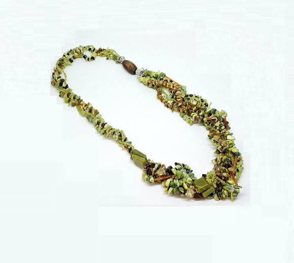 Colar em Turquesa Natural, Jade, Olho de Tigre e Cristal