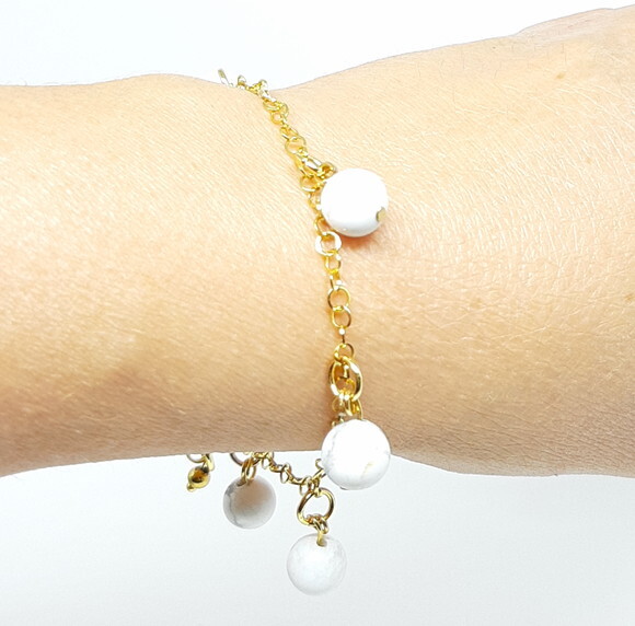 Pulseira Em Aço Inox Dourado E Pedras Naturais Howlitas